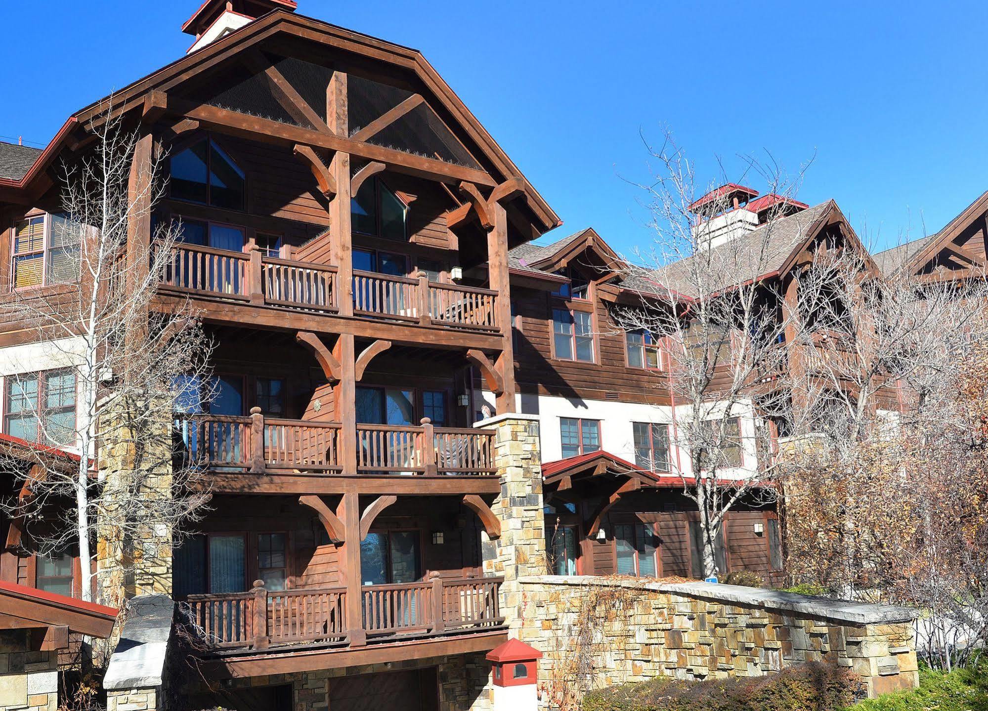 Lodge At Brookside Avon Village Extérieur photo