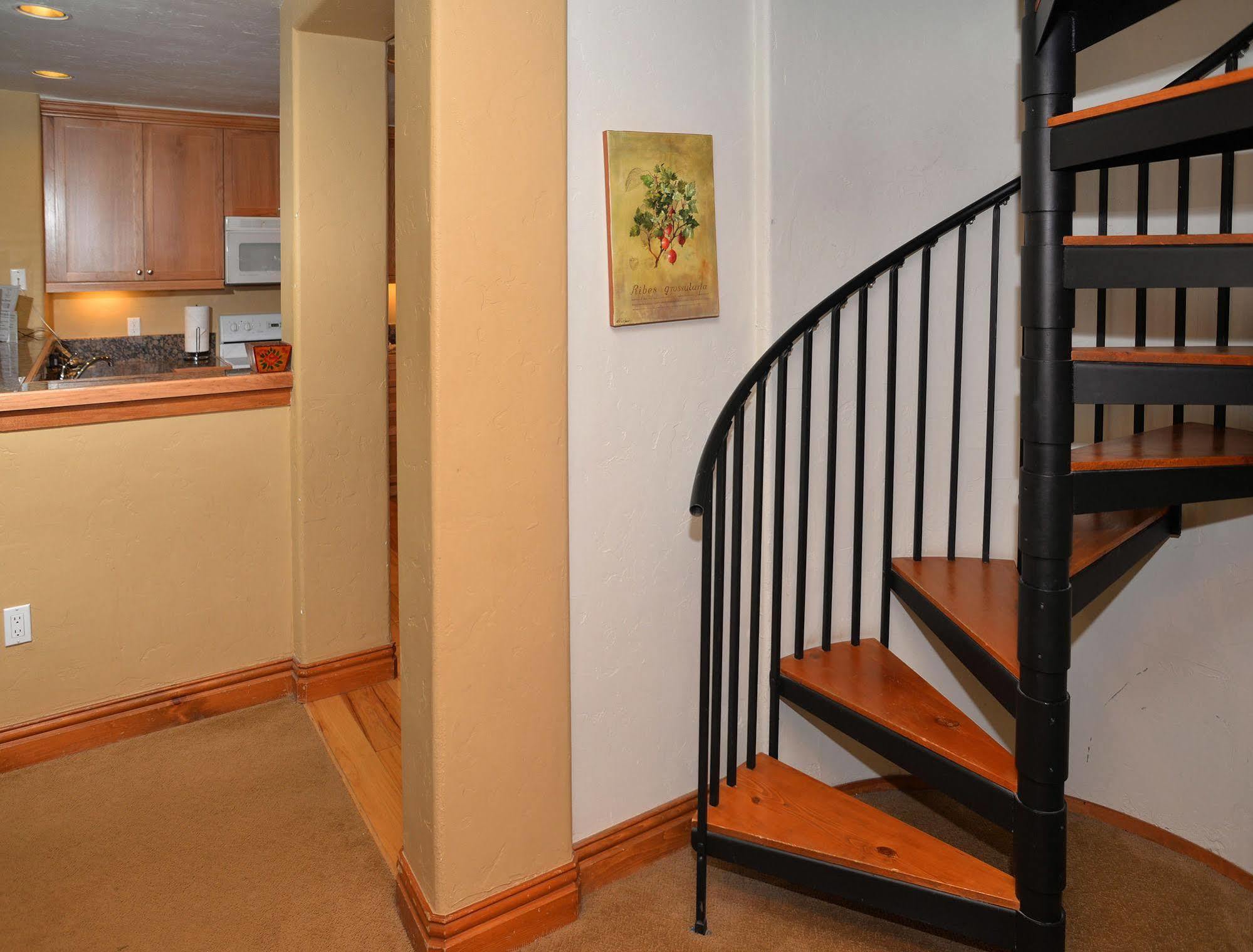 Lodge At Brookside Avon Village Extérieur photo