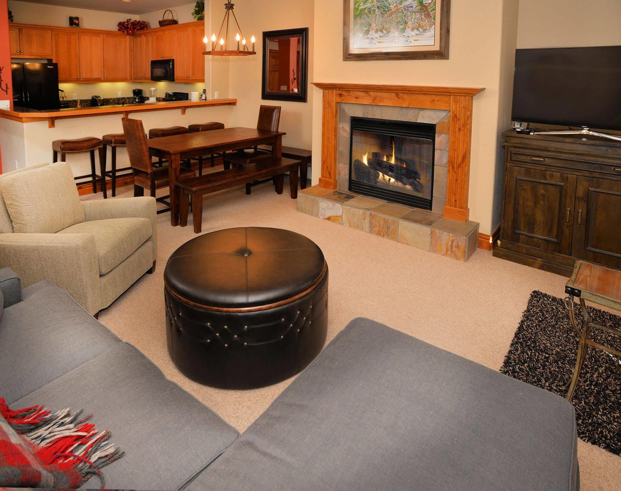 Lodge At Brookside Avon Village Extérieur photo