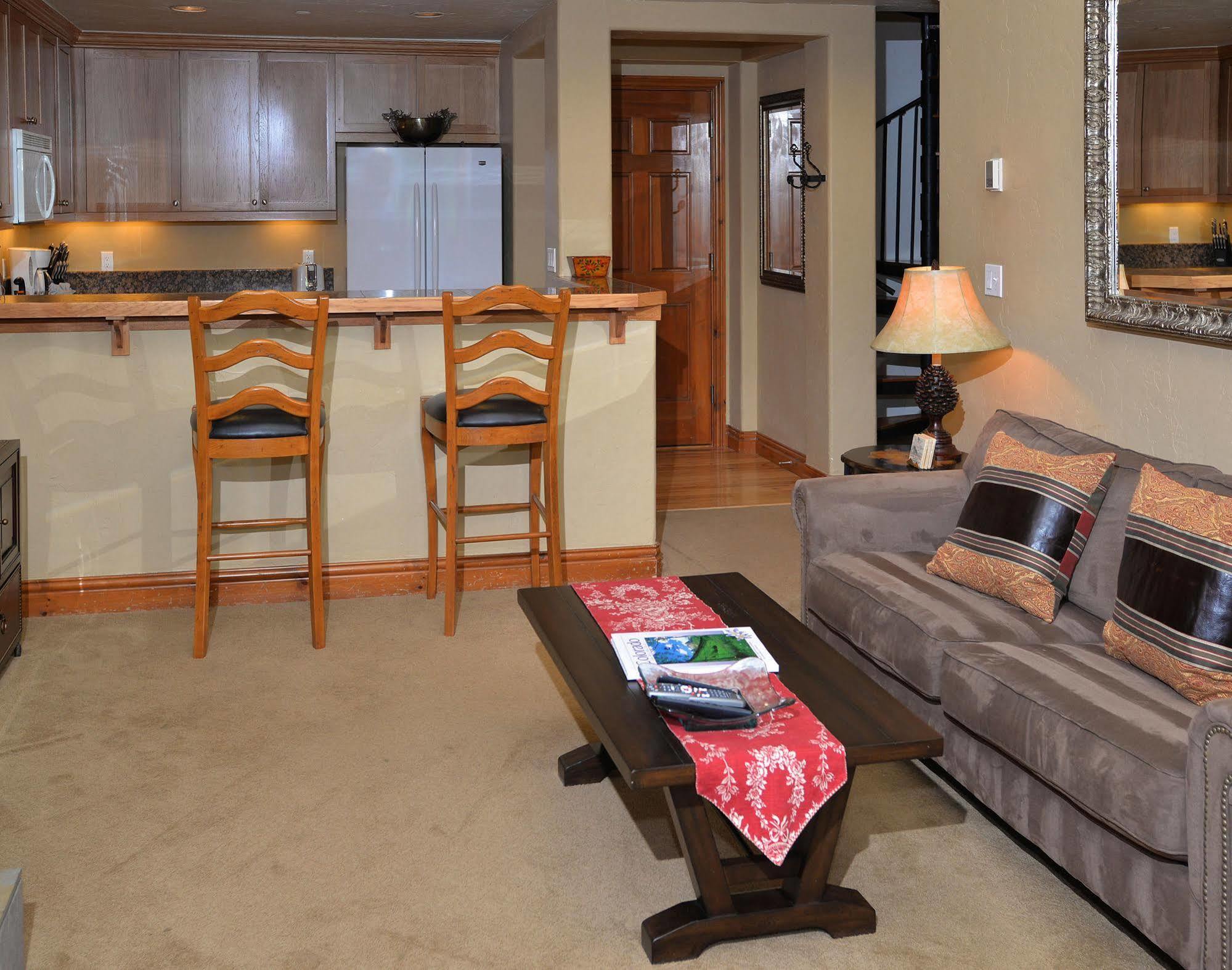 Lodge At Brookside Avon Village Extérieur photo