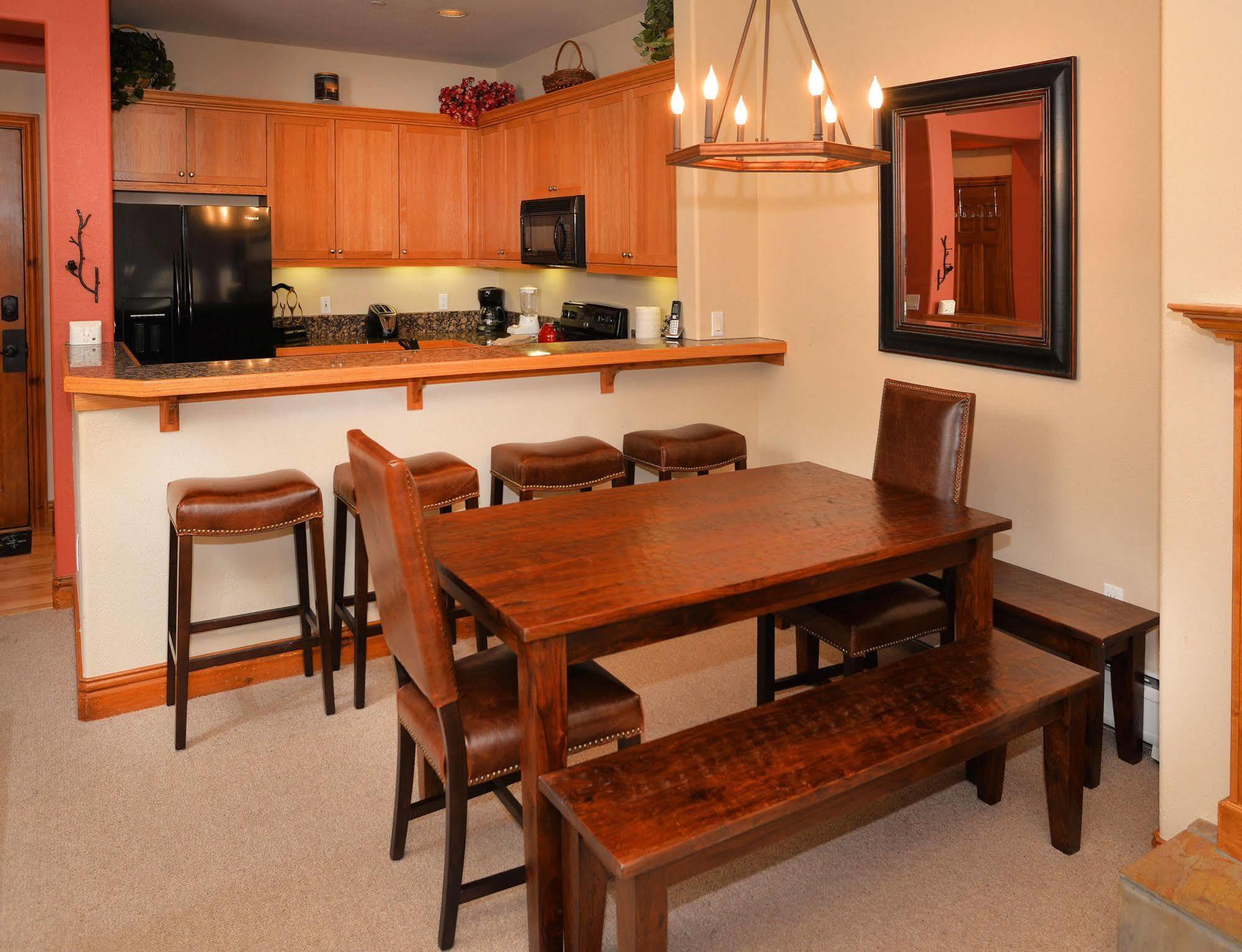 Lodge At Brookside Avon Village Extérieur photo