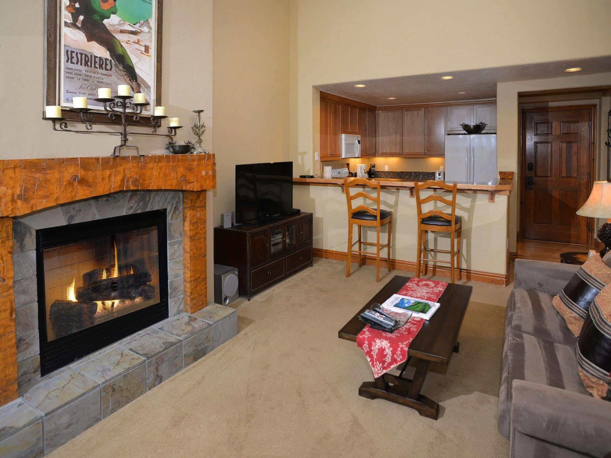 Lodge At Brookside Avon Village Extérieur photo