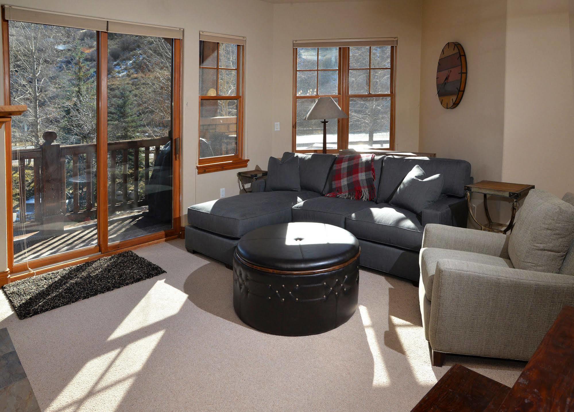 Lodge At Brookside Avon Village Extérieur photo