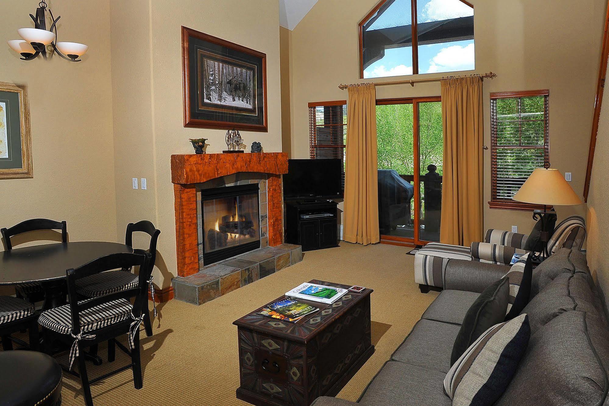 Lodge At Brookside Avon Village Extérieur photo