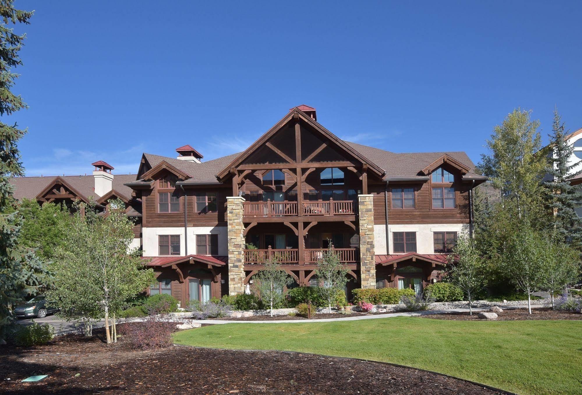 Lodge At Brookside Avon Village Extérieur photo