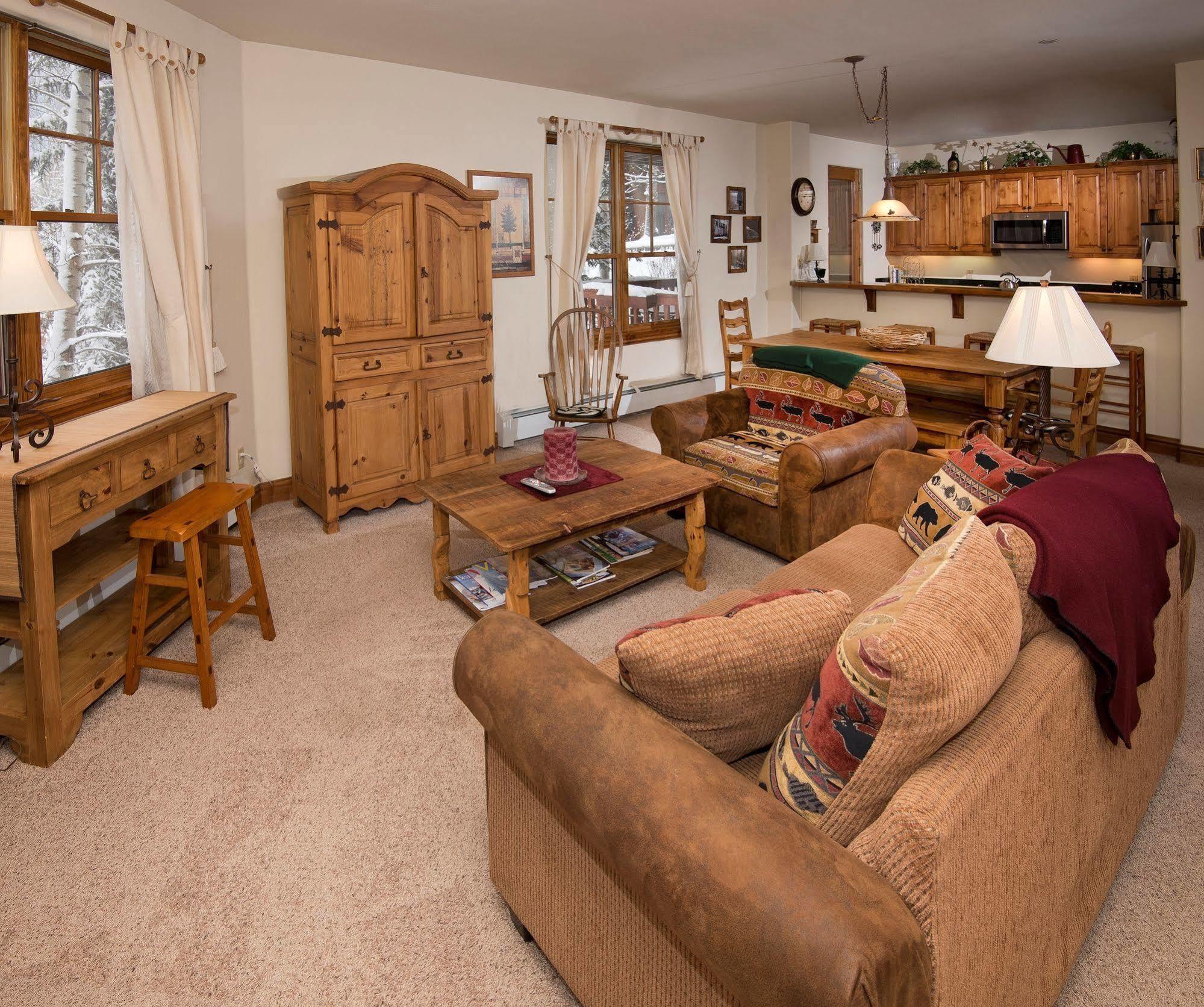 Lodge At Brookside Avon Village Extérieur photo