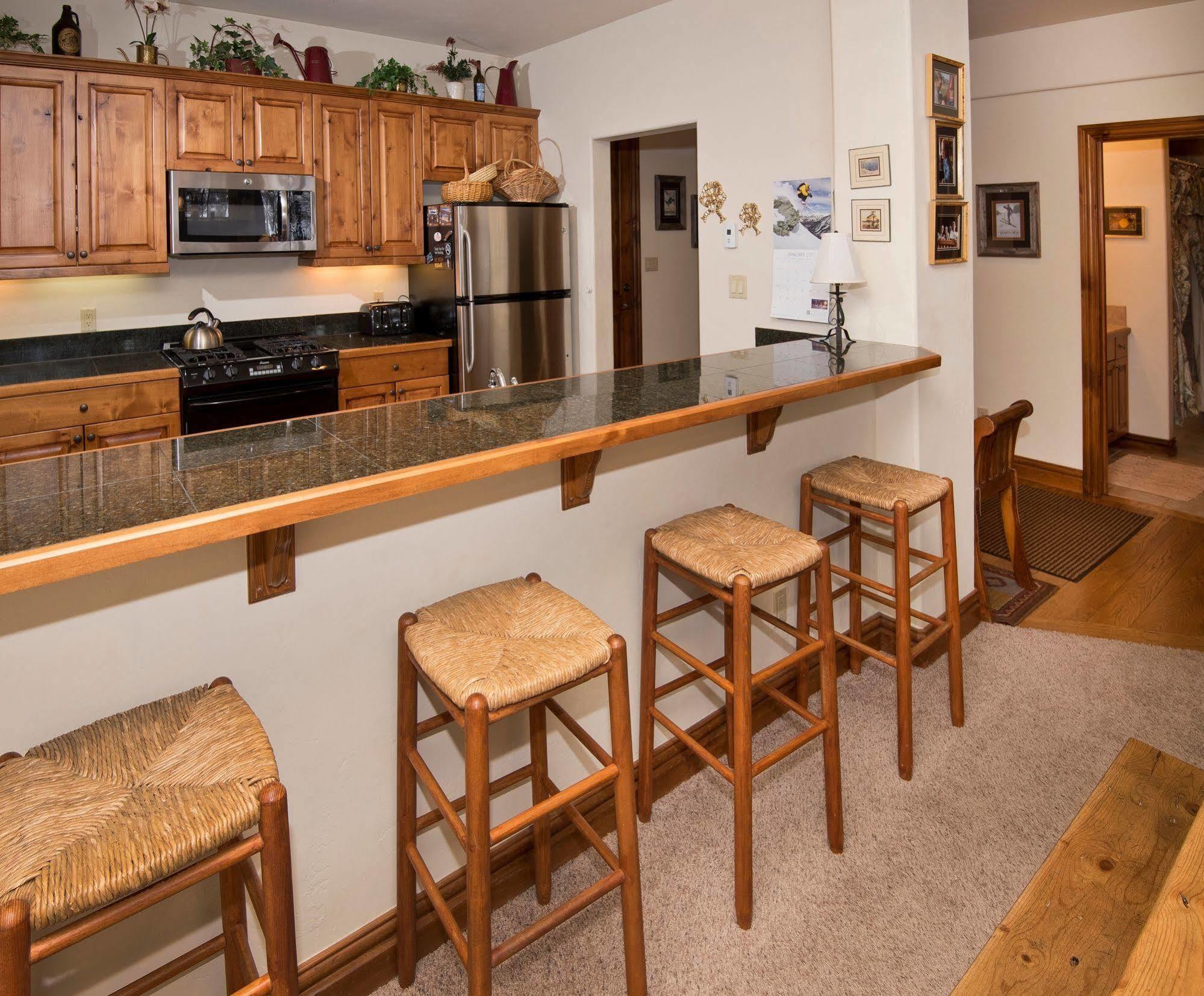 Lodge At Brookside Avon Village Extérieur photo