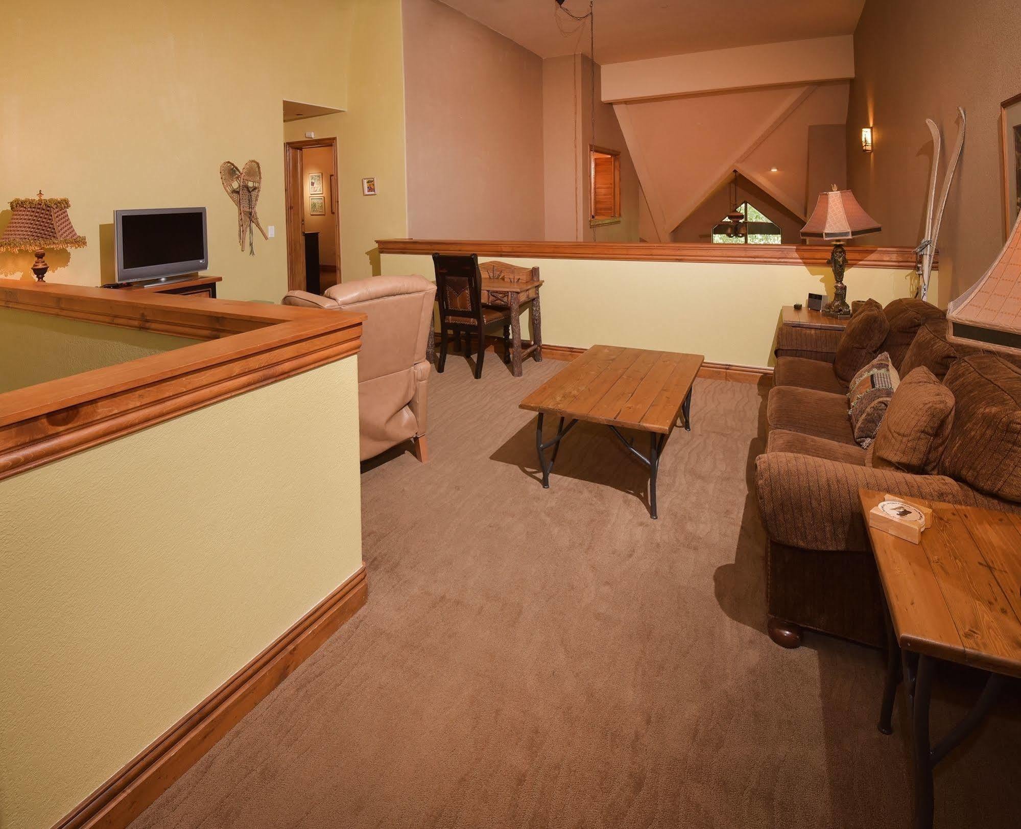 Lodge At Brookside Avon Village Extérieur photo
