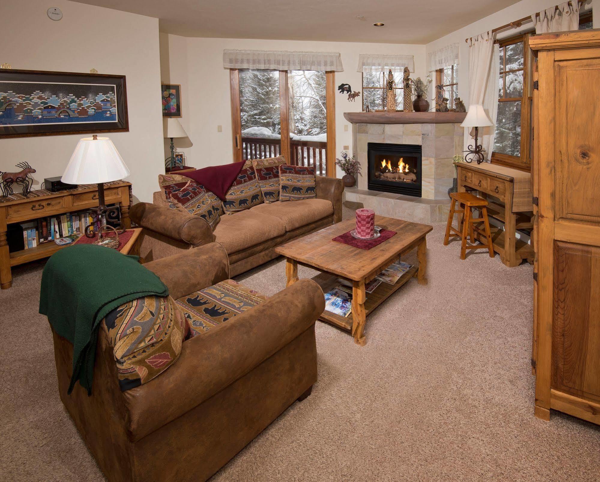 Lodge At Brookside Avon Village Extérieur photo